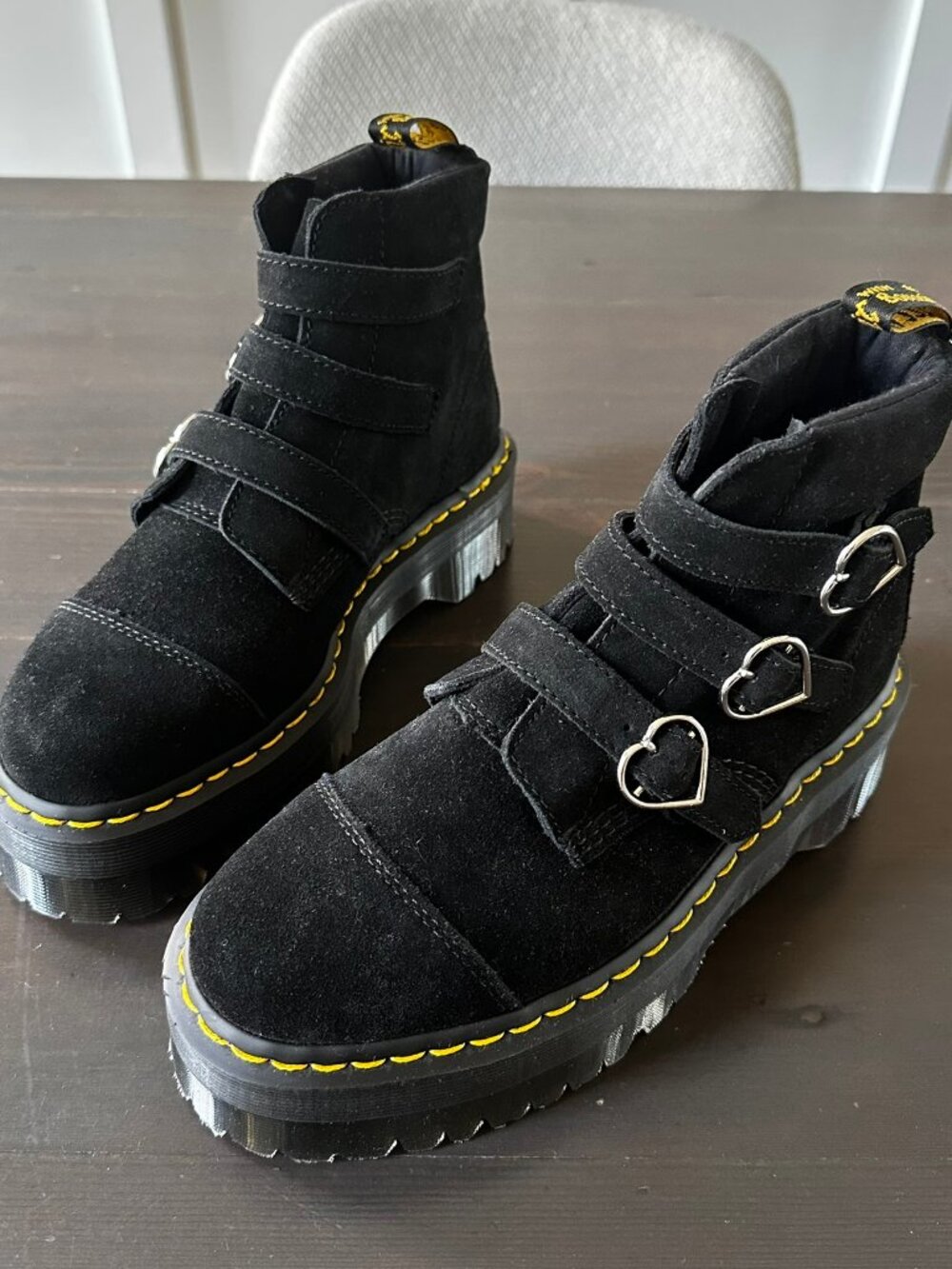 NWT - Dr Martens x Lazy Oaf 💖 Heart Buckle Platform Boots 🖤 Suede Size 9